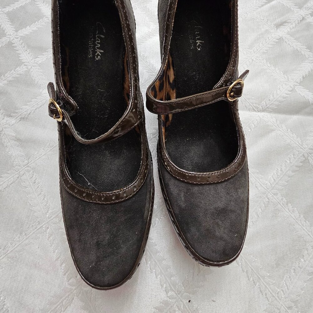 Clarks Artisan Mary Jane Heels. Great condition!